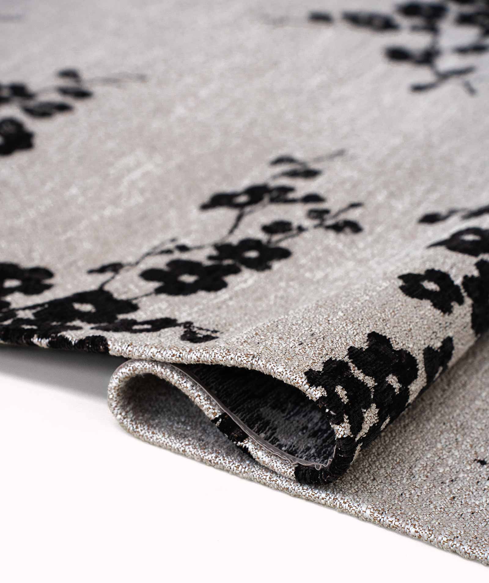 Louis De Poortere 9835 Sakura Night Snow fold 2025