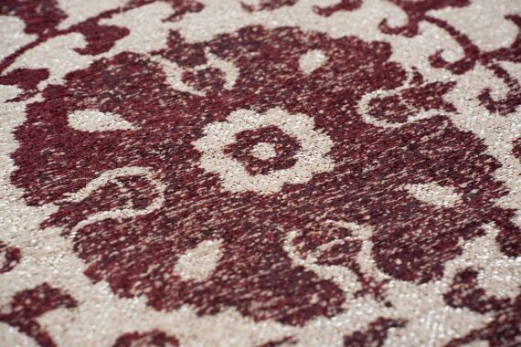 Louis De Poortere rug Antiquarian Suzani 9734 Zephyr zoom 4