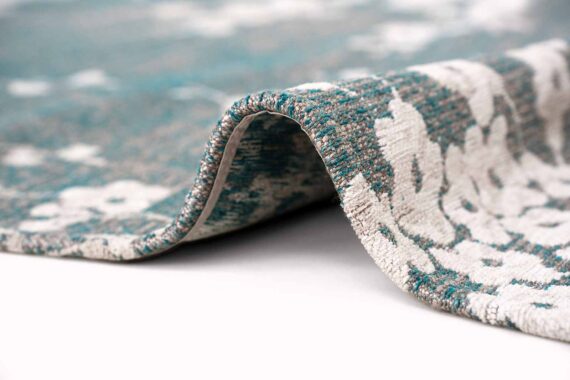Louis De Poortere rug Sakura 9850 Sakura Lake Blue upfold