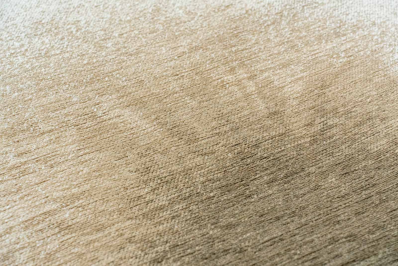 Louis De Poortere rug Meditation 2103 Drop Fawn zoom 1
