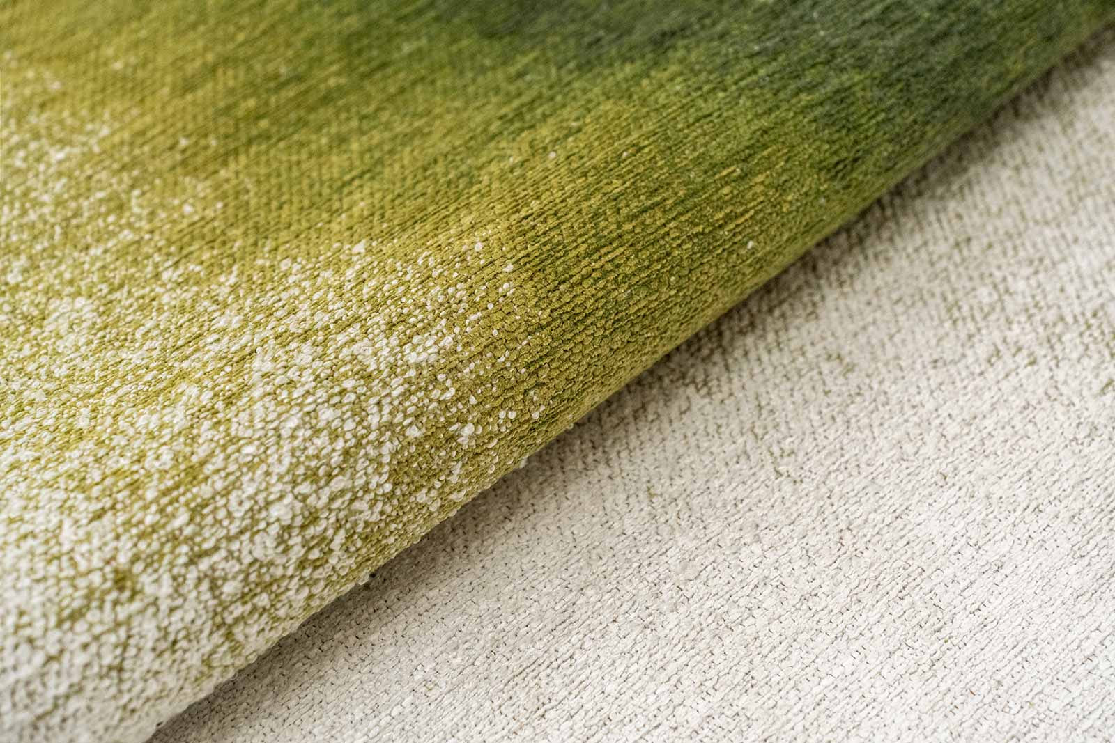 Louis De Poortere rug Meditation 2105 Drop Green Pepper fold 2